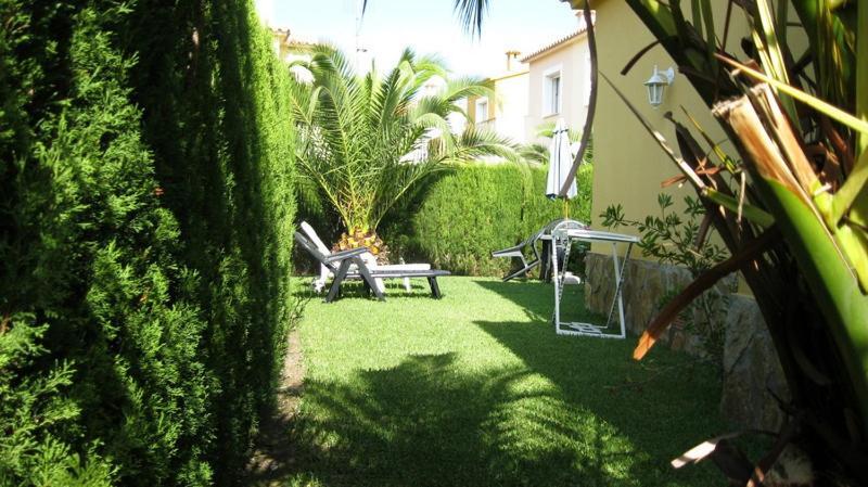 House With Garden At Oliva Nova Golf & Beach Resort Les Deveses Exterior photo