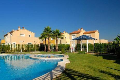 House With Garden At Oliva Nova Golf & Beach Resort Les Deveses Exterior photo